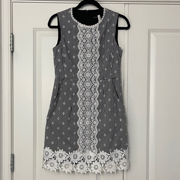 Nanette Lepore Dresses & Skirts - Nanette Lepore Daisy Dress, Size 2